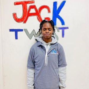 Meet your Posher, Yalanda